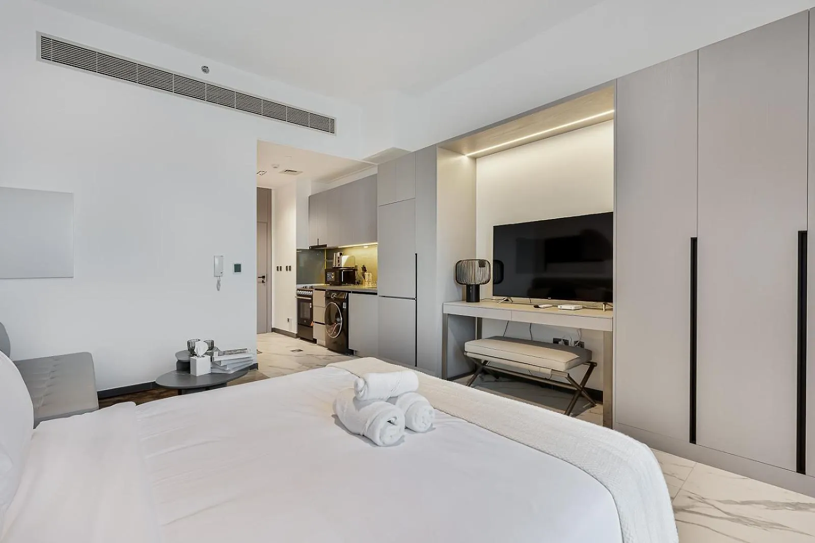 Apartment Lovely Studio In Mag 900, Meydan Dubai